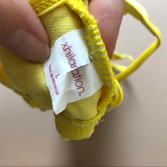 - Yellow Ruffle Swing Swimsuit Bikini Top - Picture 5 of 8